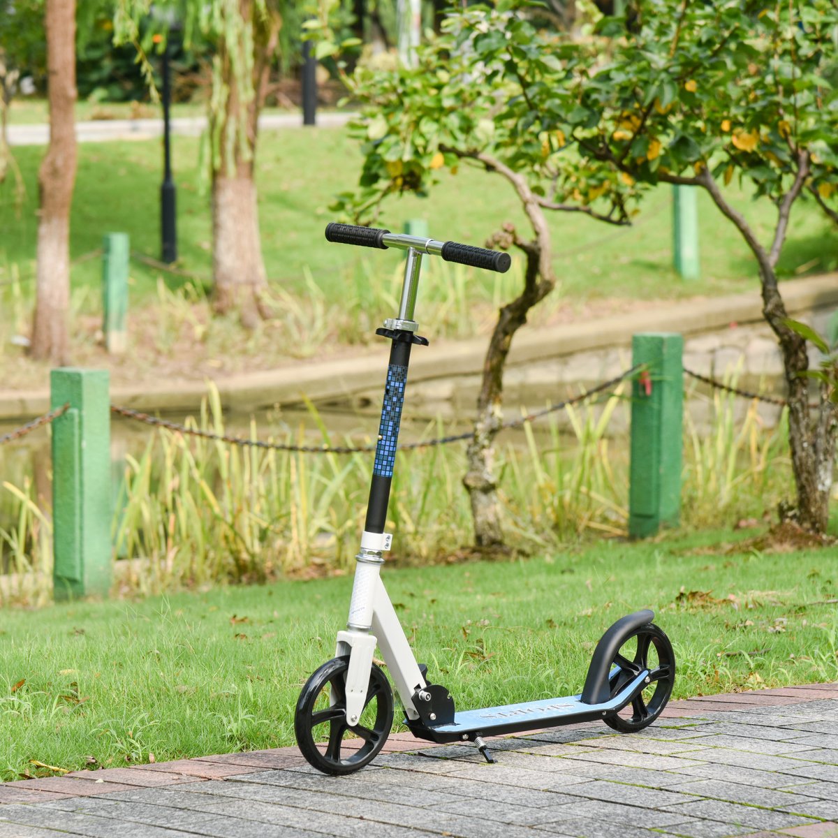 HOMCOM Foldable Kick Scooter - Adjustable Height for Kids, Lightweight Aluminum
